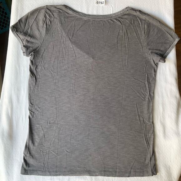 Express Women’s Short Sleeve V-neck T-shirt size S /P, Solid Gray - Picture 7 of 7